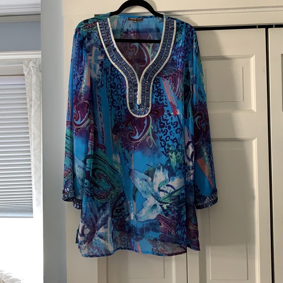 Tunic - Picture 2 of 5